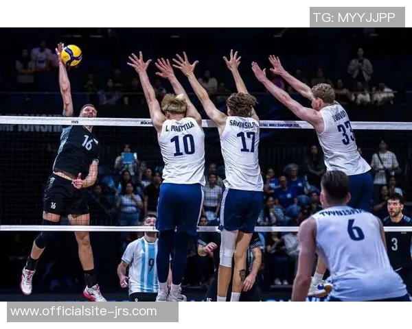 中国男排迎战阿根廷队争夺世界排球锦标赛重要胜利 中国男排迎战阿根廷队争夺世界排球锦标赛重要胜利